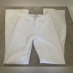 Women's White Flare Leg Jeans SZ 3/26